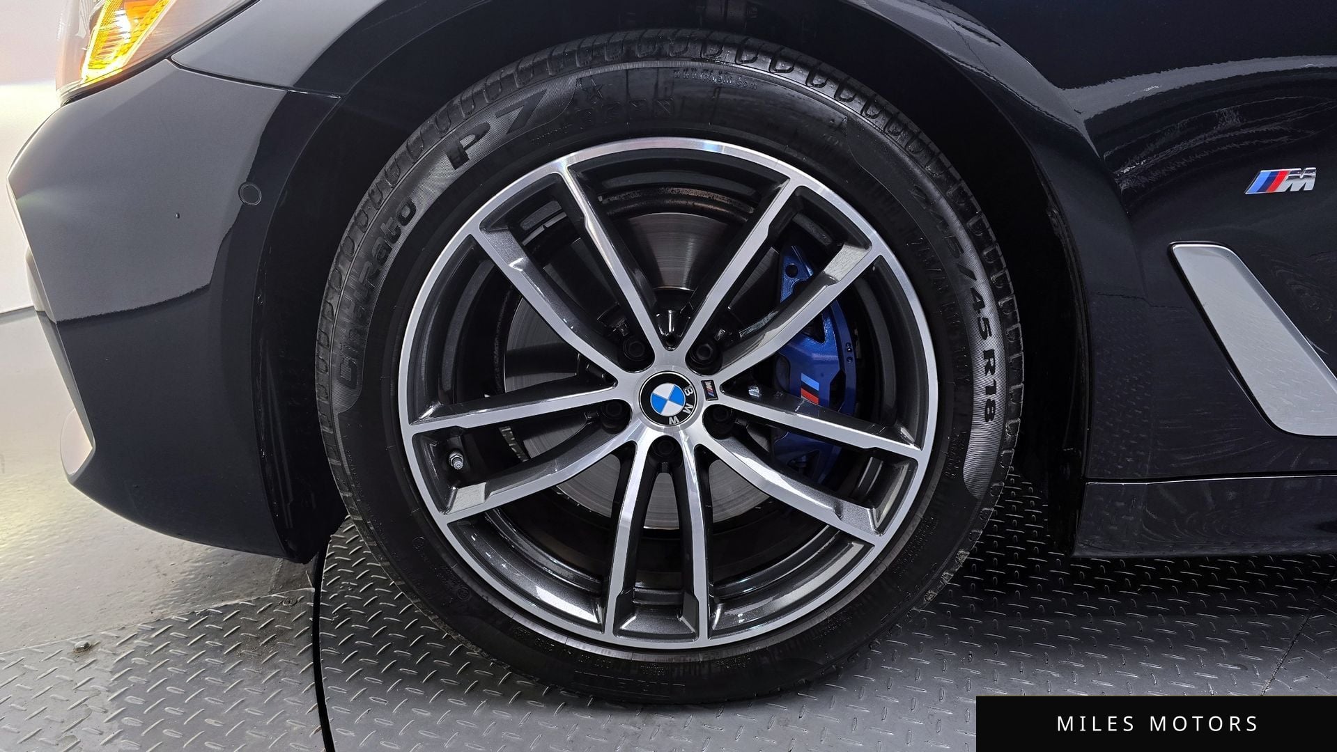 BMW 5 Series (G30) 2023 — миниатюра 5
