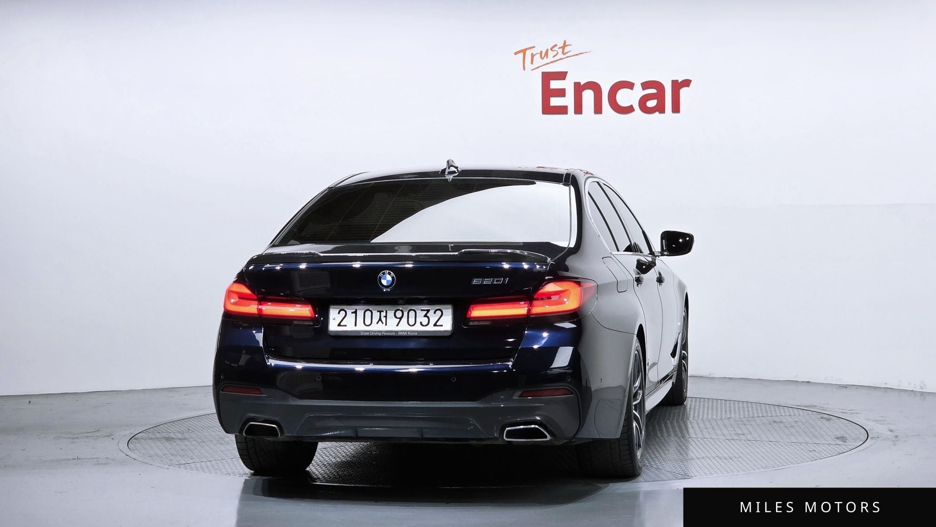 BMW 5 Series (G30) 2021 — миниатюра 4