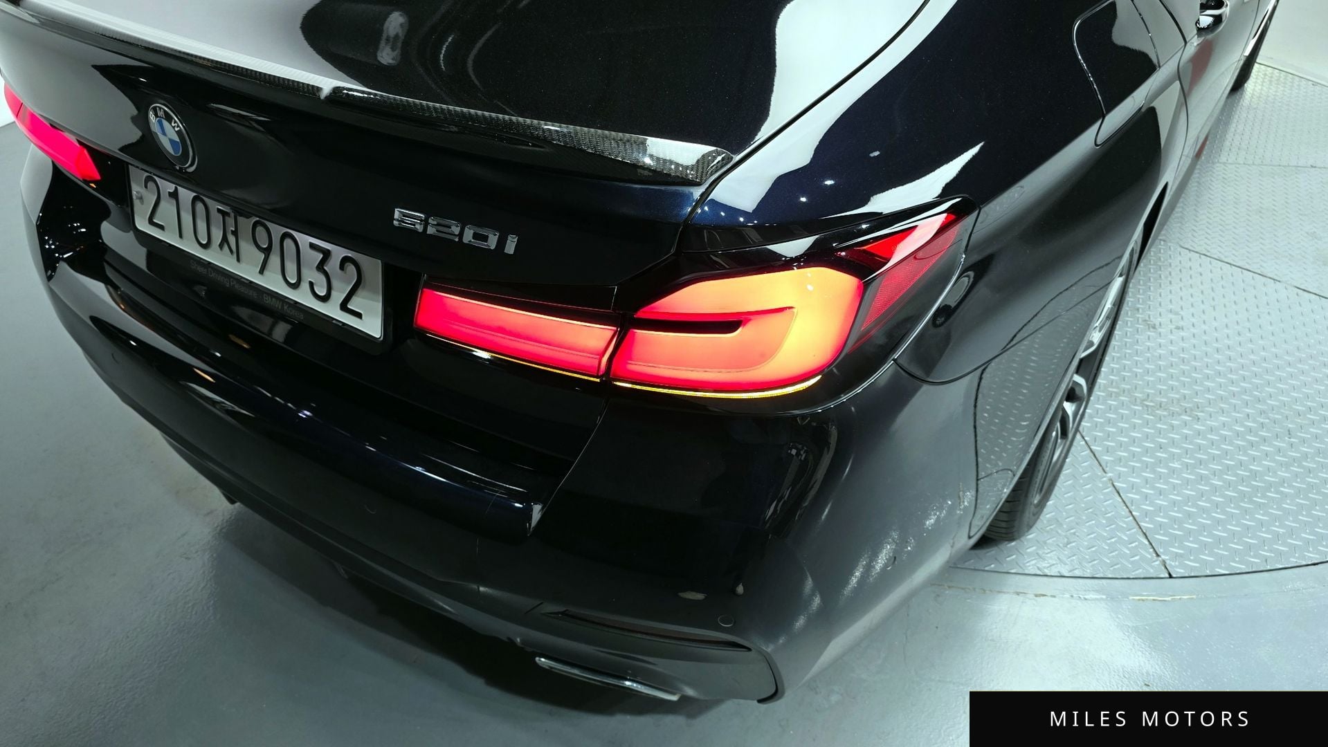 BMW 5 Series (G30) 2021 — миниатюра 9