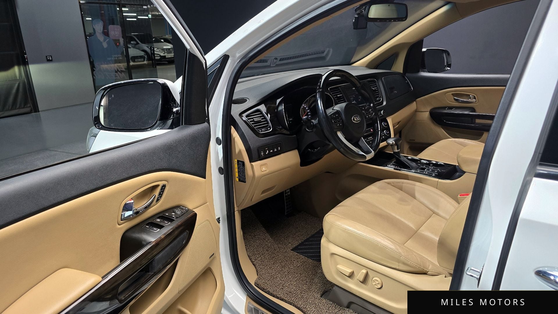 Kia Canival 2019 — миниатюра 10