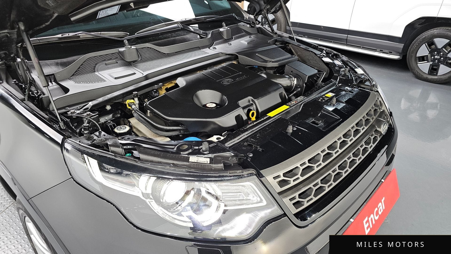 Land Rover Discovery Sport 2017 — миниатюра 6