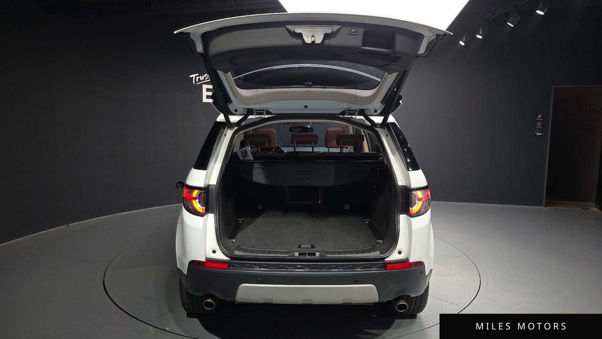 Land Rover Discovery Sport 2016 — миниатюра 20