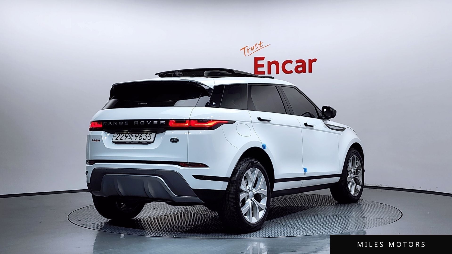 Land Rover Range Rover Evoque 2022 — миниатюра 2