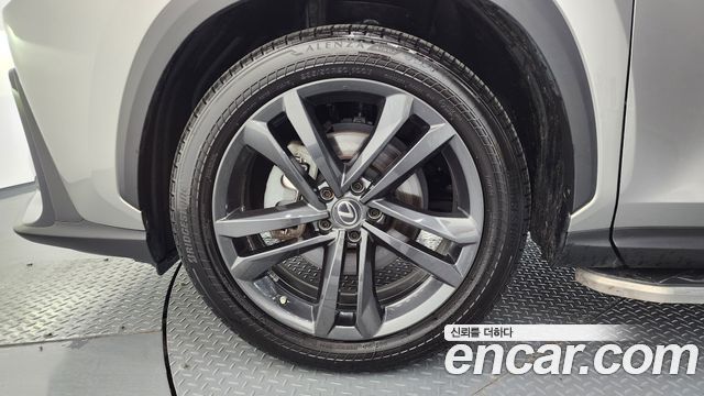 Лексус NX350h 2023 — миниатюра 5