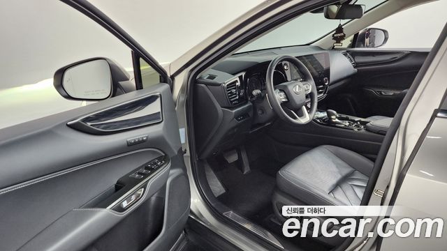 Лексус NX350h 2023 — миниатюра 13
