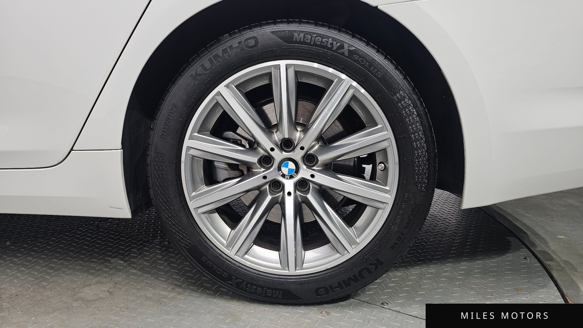 BMW 5 Series (G30) 2020 — миниатюра 6