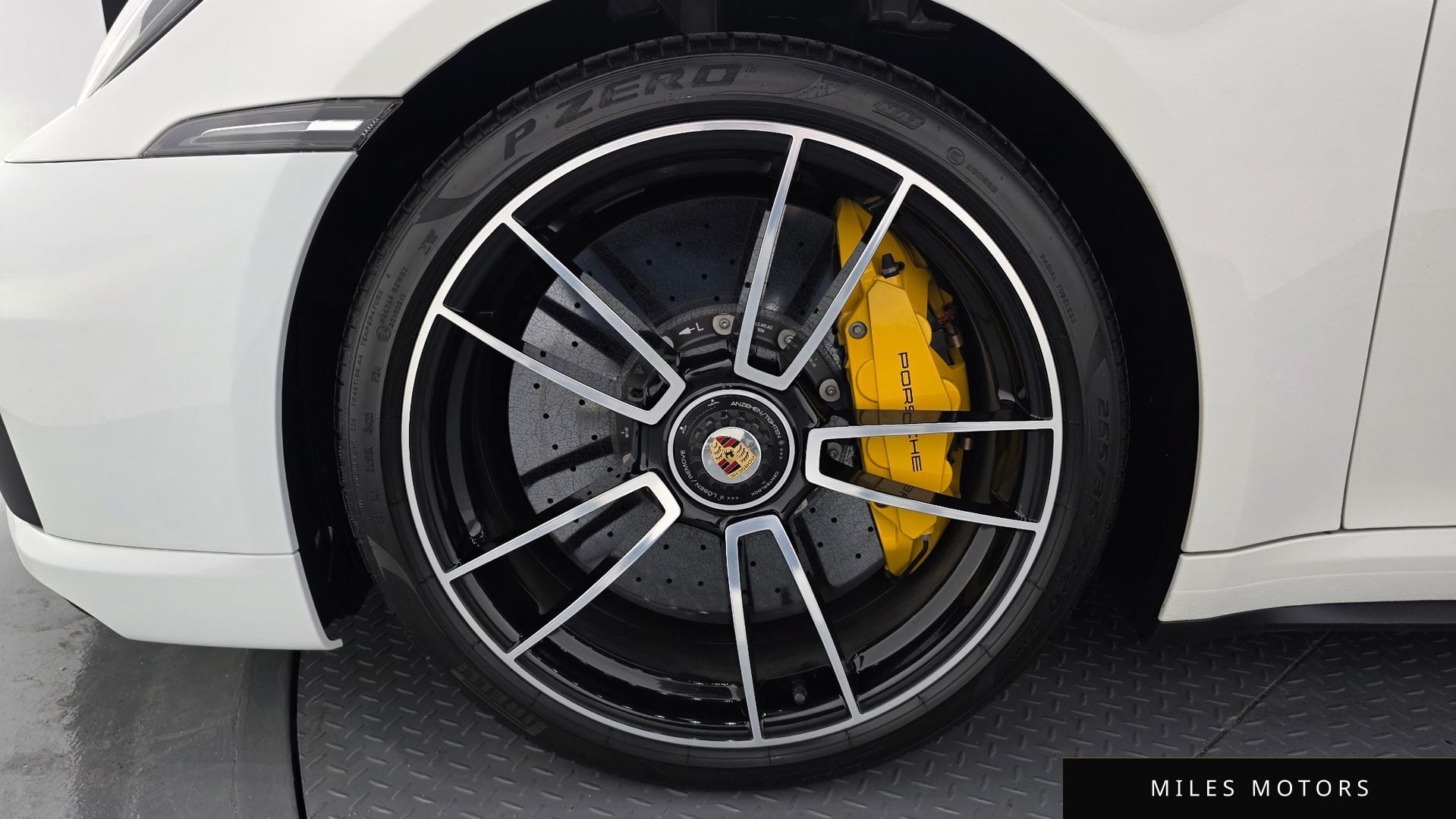 Porsche 911 (992) 2023 — миниатюра 5