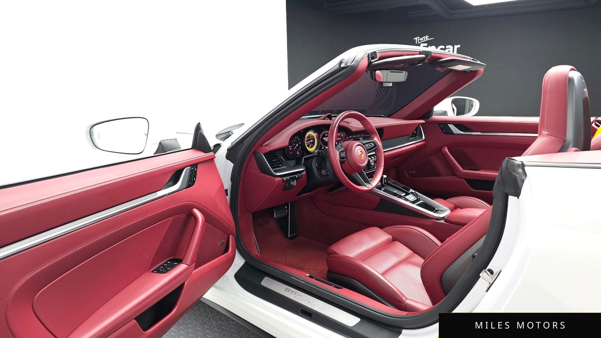 Porsche 911 (992) 2023 — миниатюра 10