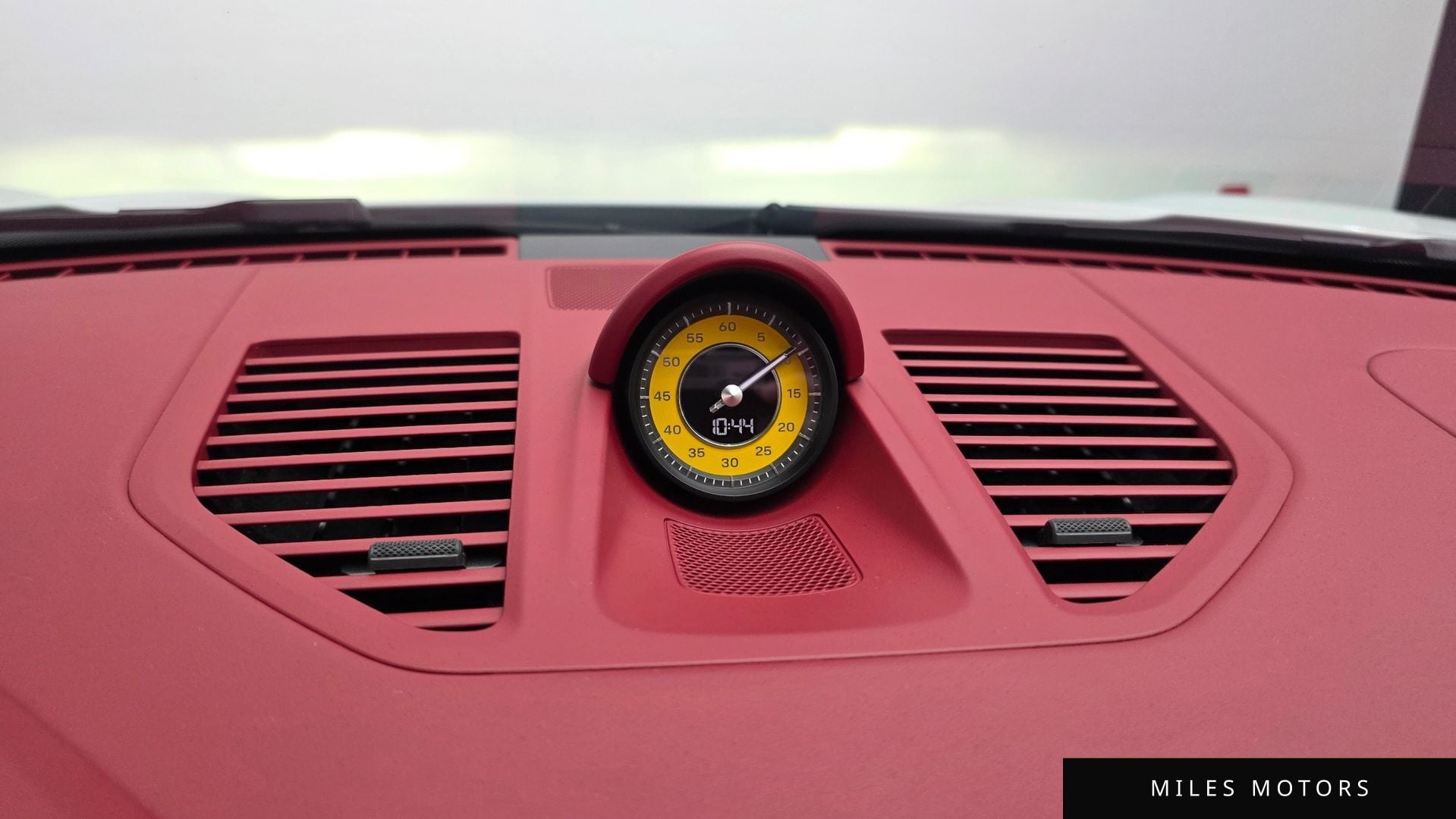 Porsche 911 (992) 2023 — миниатюра 13