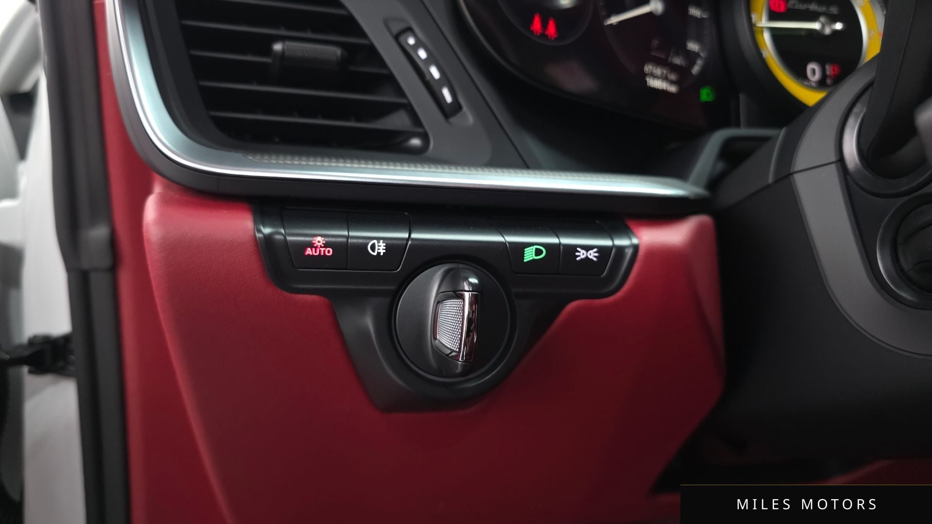 Porsche 911 (992) 2023 — миниатюра 17