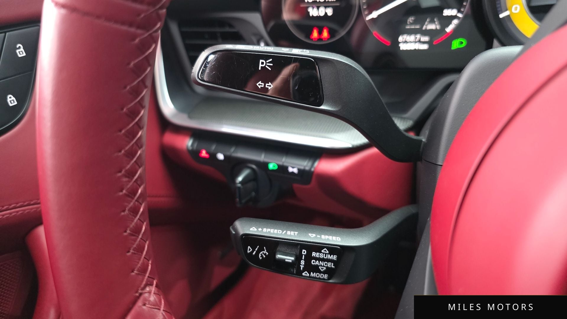 Porsche 911 (992) 2023 — миниатюра 18