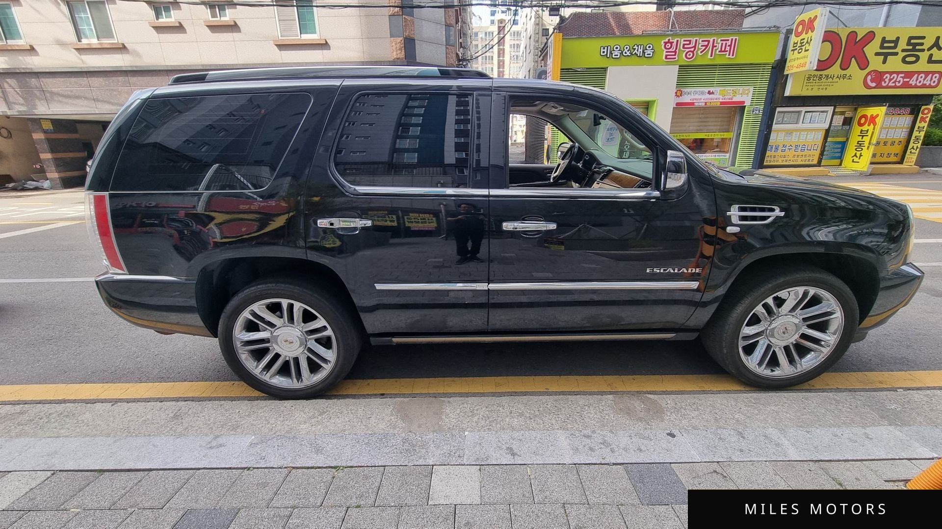 Cadillac Escalade 2011 — миниатюра 3