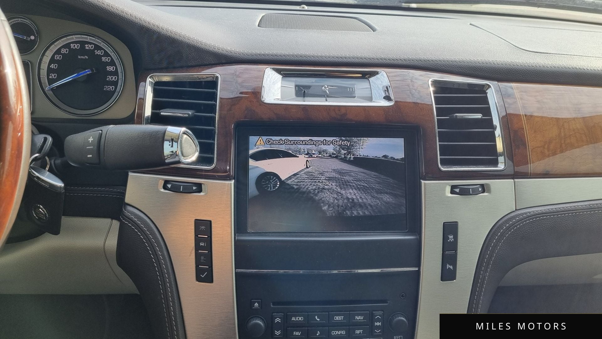 Cadillac Escalade 2011 — миниатюра 12