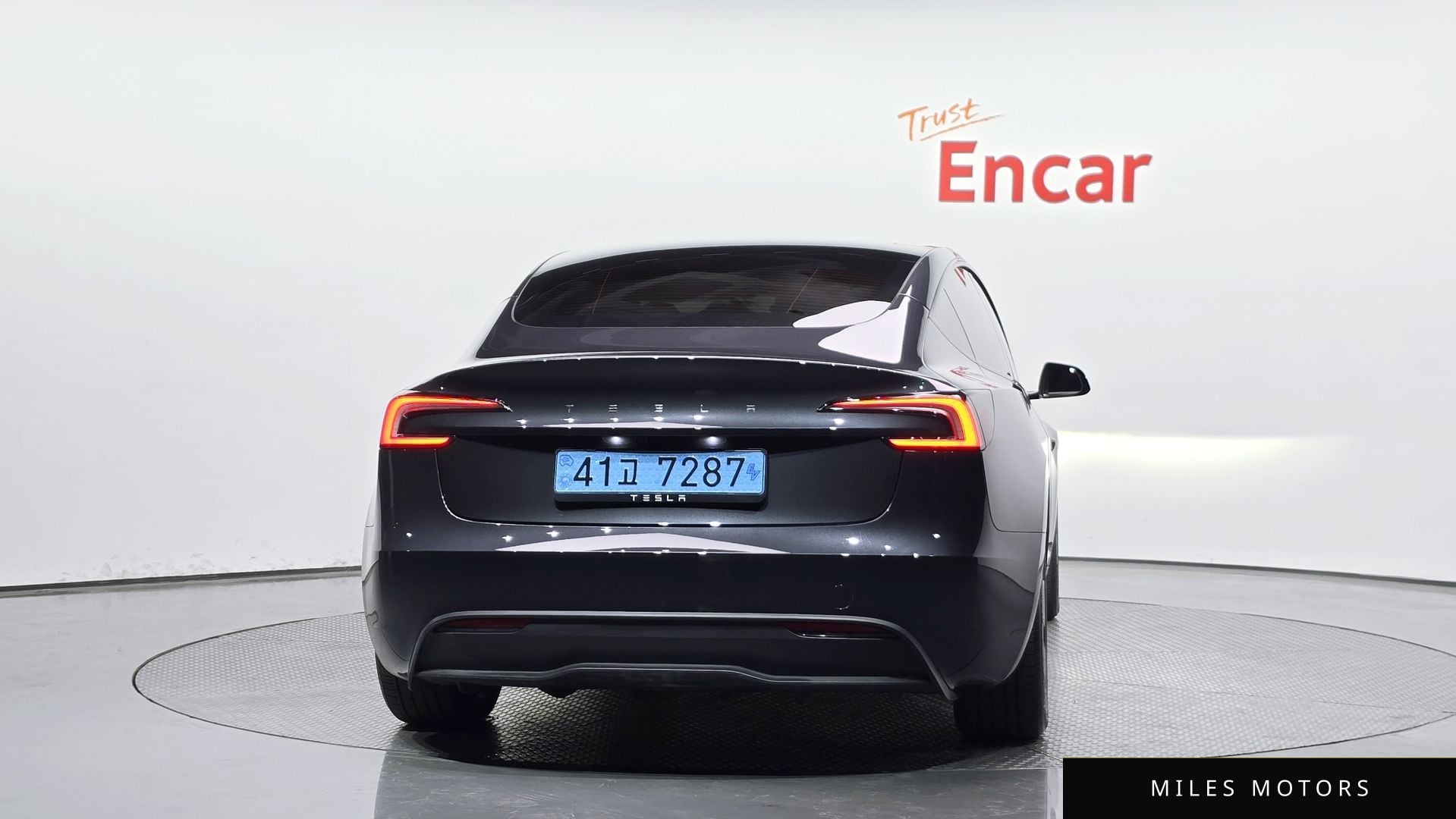 Tesla 모델 3 2025 — миниатюра 4