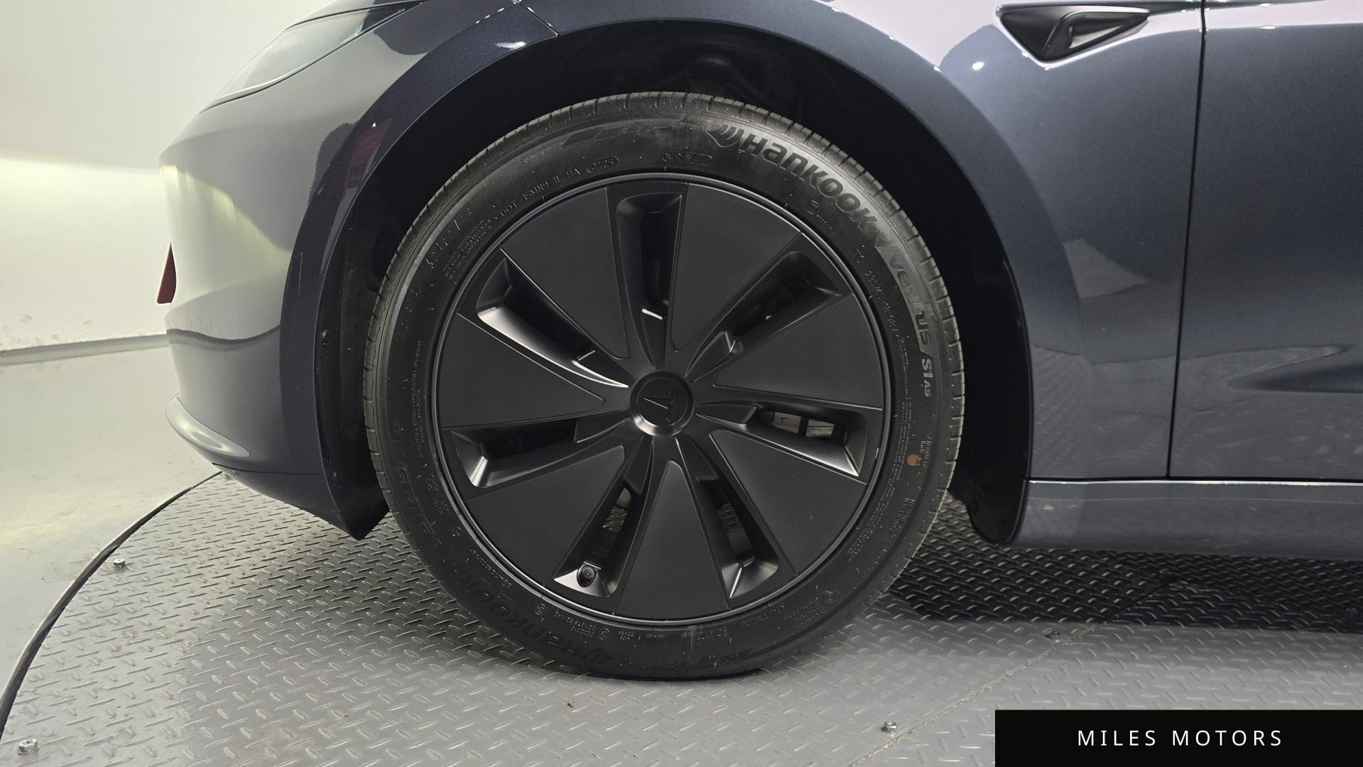 Tesla 모델 3 2025 — миниатюра 5