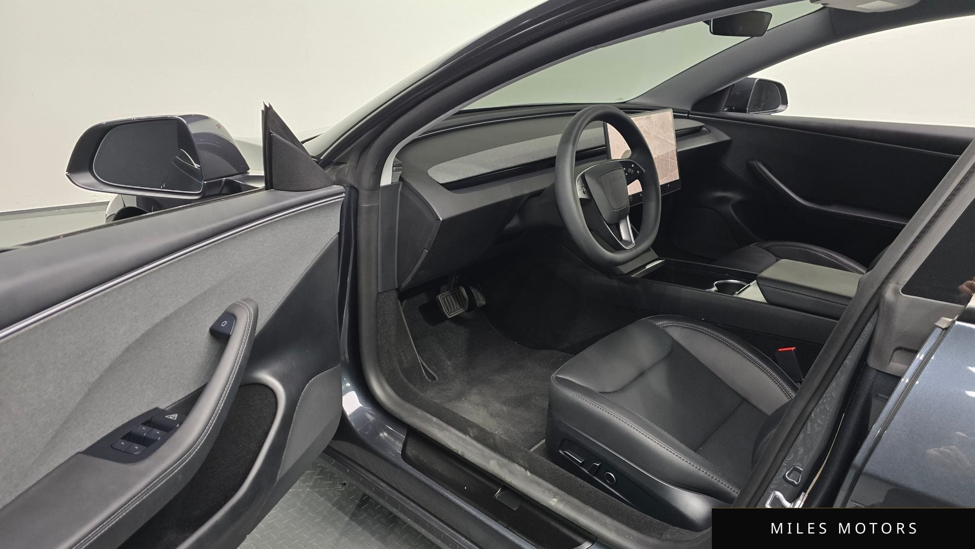 Tesla 모델 3 2025 — миниатюра 10