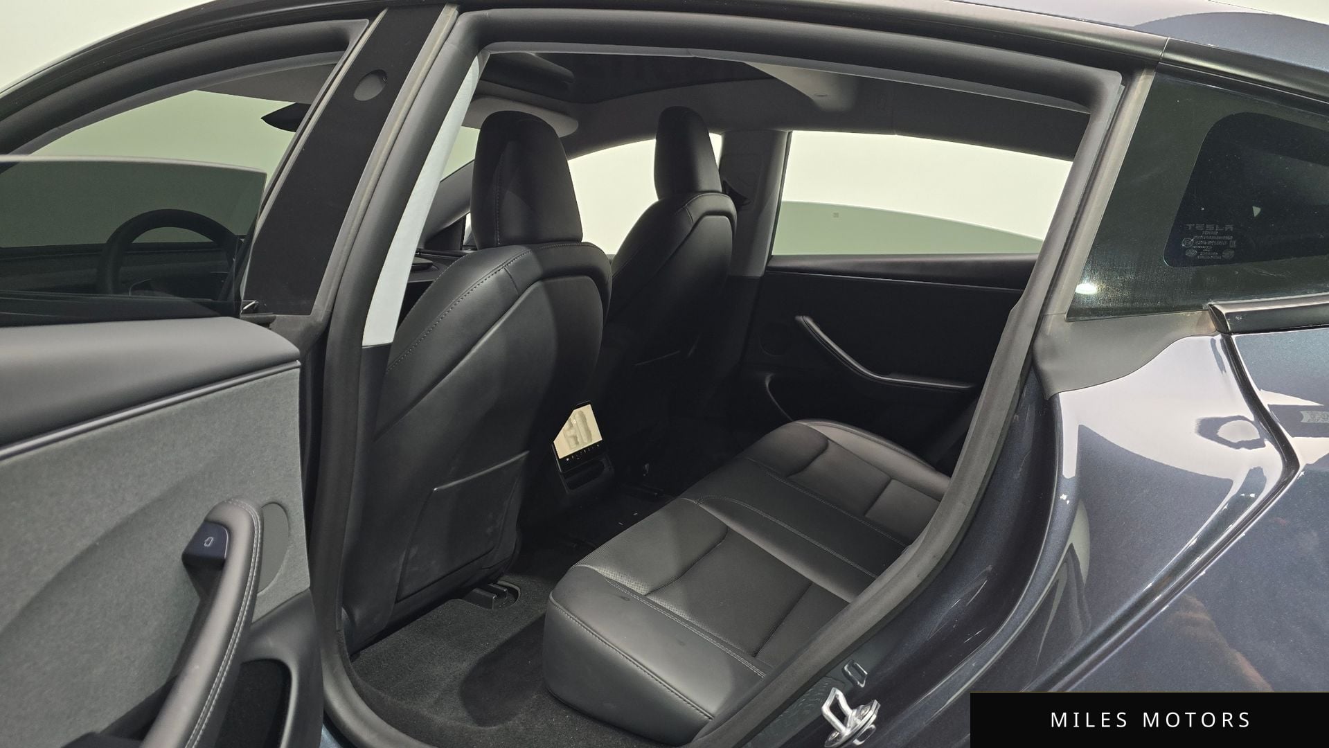 Tesla 모델 3 2025 — миниатюра 11