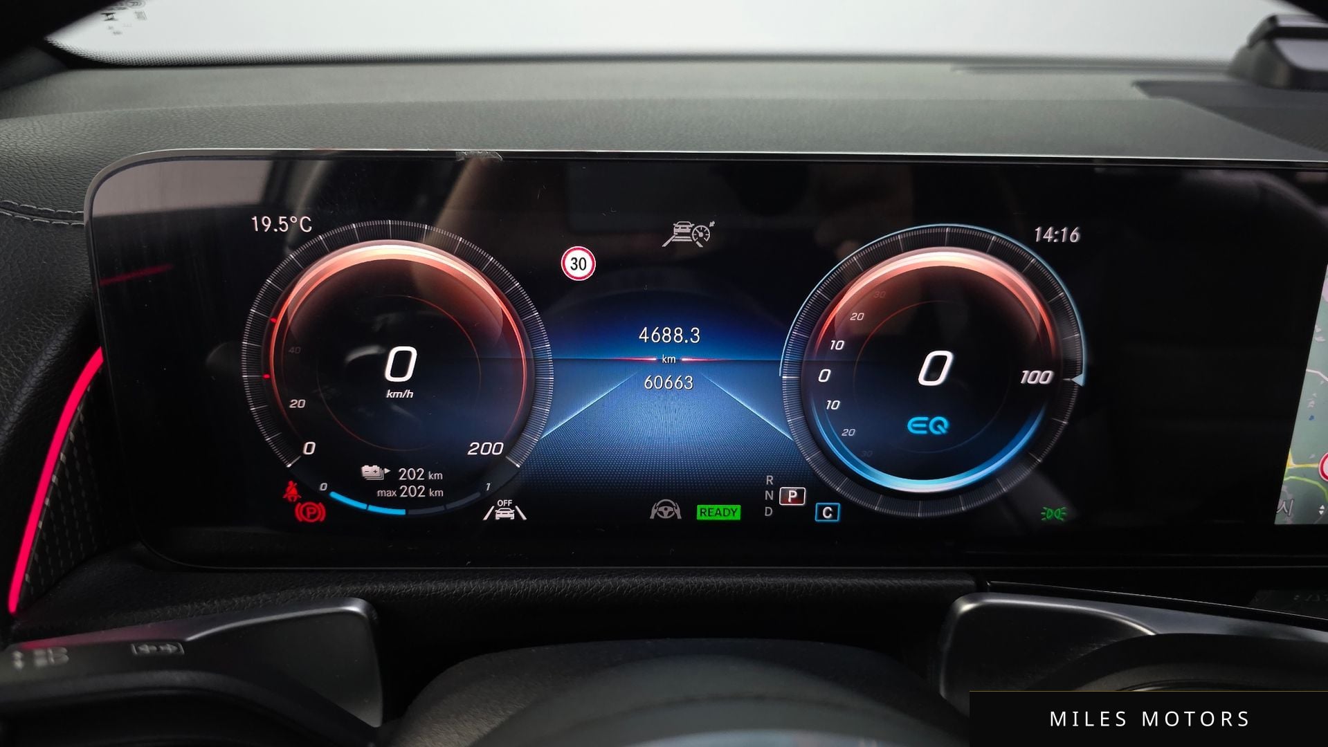 Mercedes-Benz EQB X243 2022 — миниатюра 11