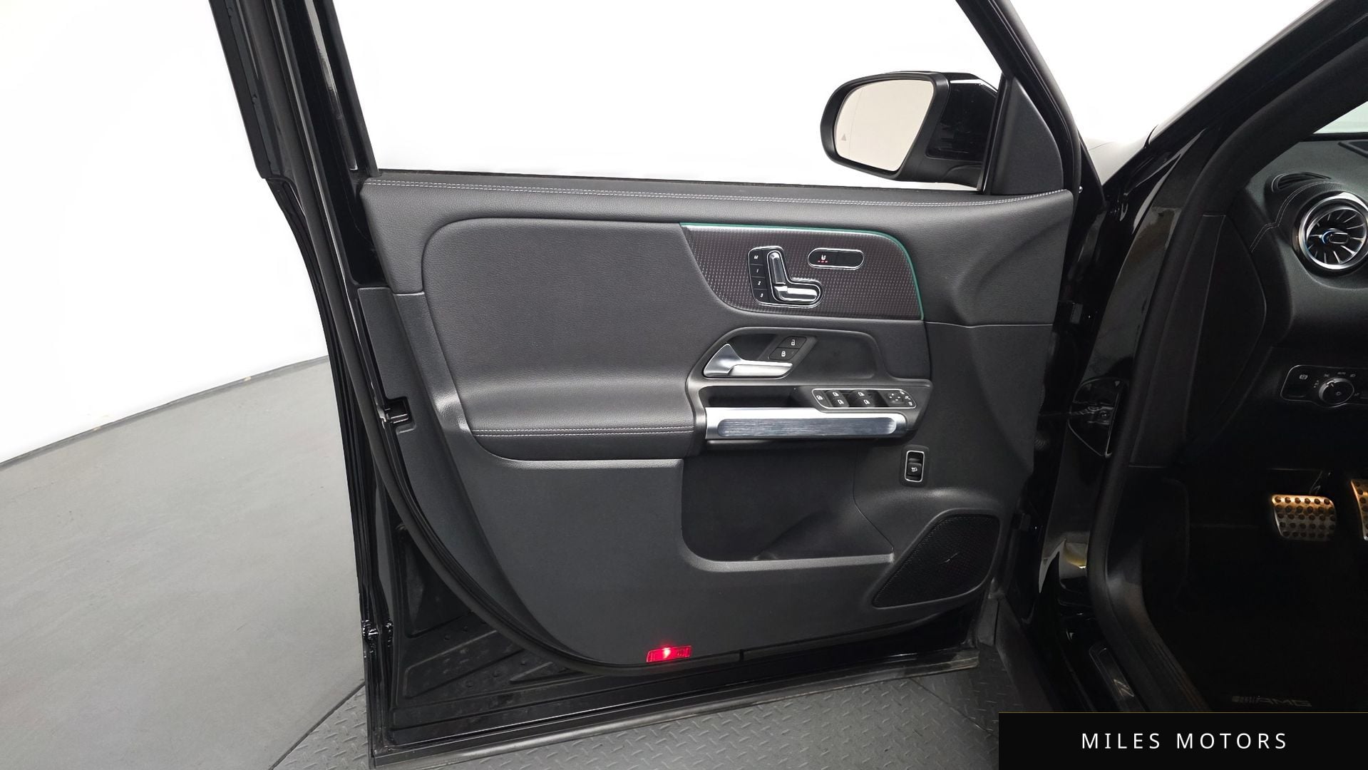 Mercedes-Benz EQB X243 2023 — миниатюра 13