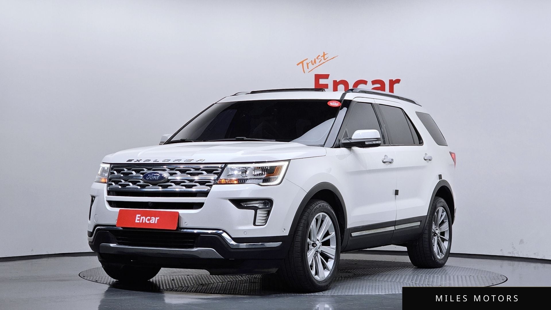 Ford Explorer 2019 — фото 1 из 12