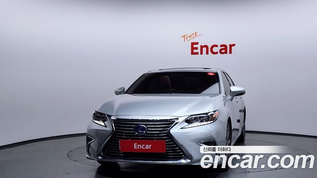 Лексус ES300h 2018 — миниатюра 3