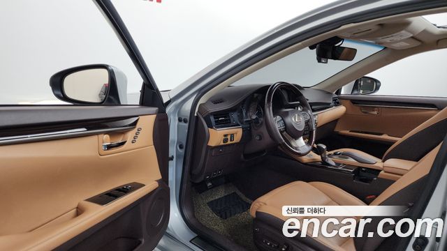Лексус ES300h 2018 — миниатюра 13