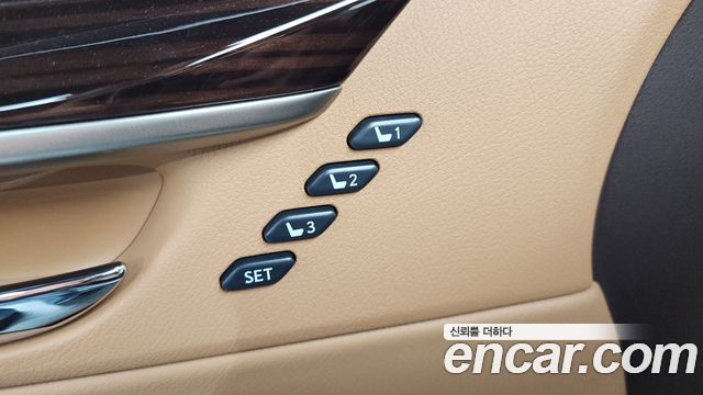 Лексус ES300h 2018 — миниатюра 33