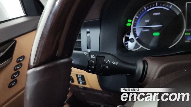 Лексус ES300h 2018 — миниатюра 34