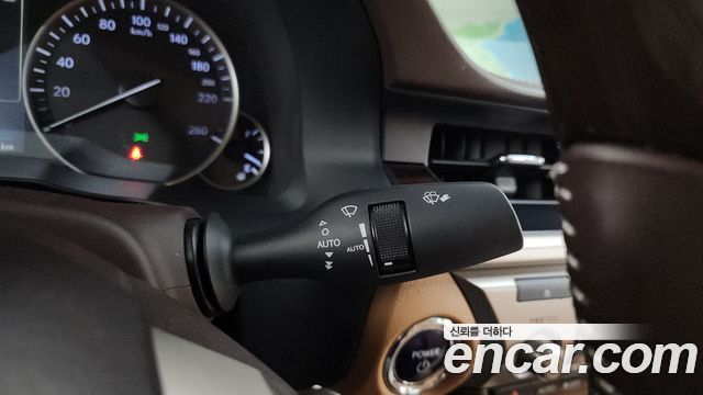 Лексус ES300h 2018 — миниатюра 36