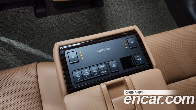 Лексус ES300h 2018 — миниатюра 37