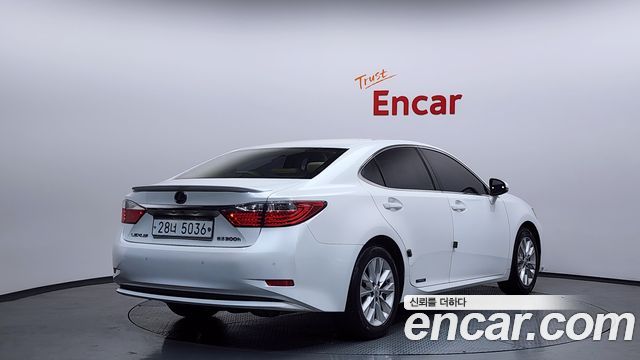 Лексус ES300h 2014 — миниатюра 2