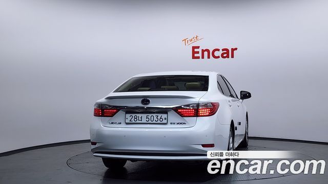 Лексус ES300h 2014 — миниатюра 4