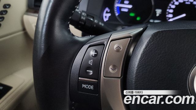 Лексус ES300h 2014 — миниатюра 16