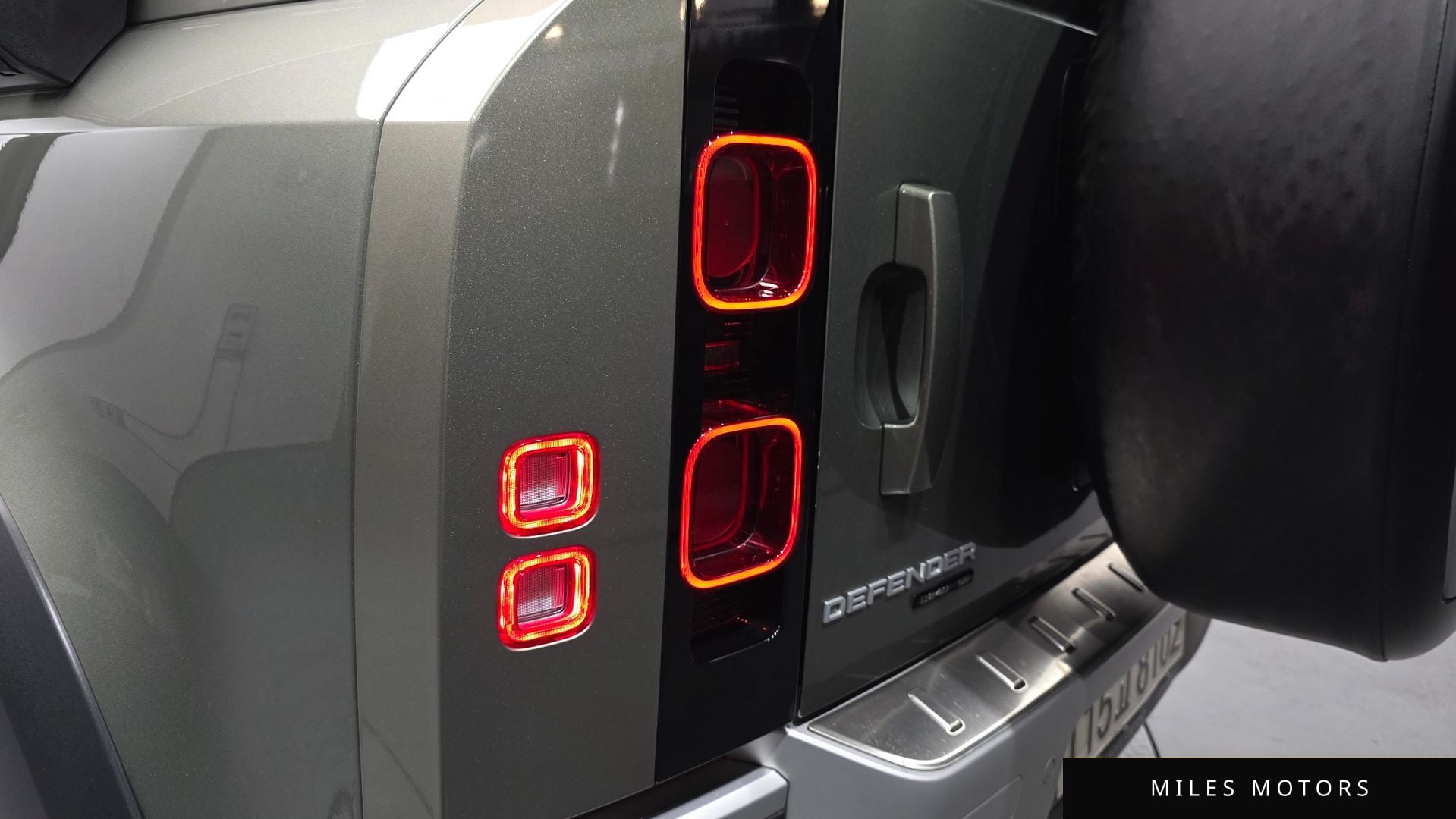 Land Rover Defender 2020 — миниатюра 8