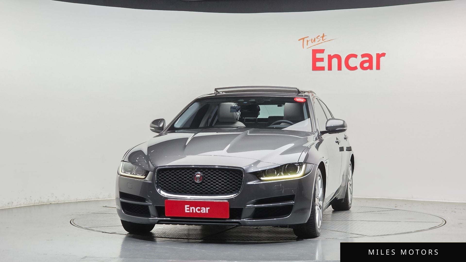 Jaguar XE 2016 — миниатюра 3