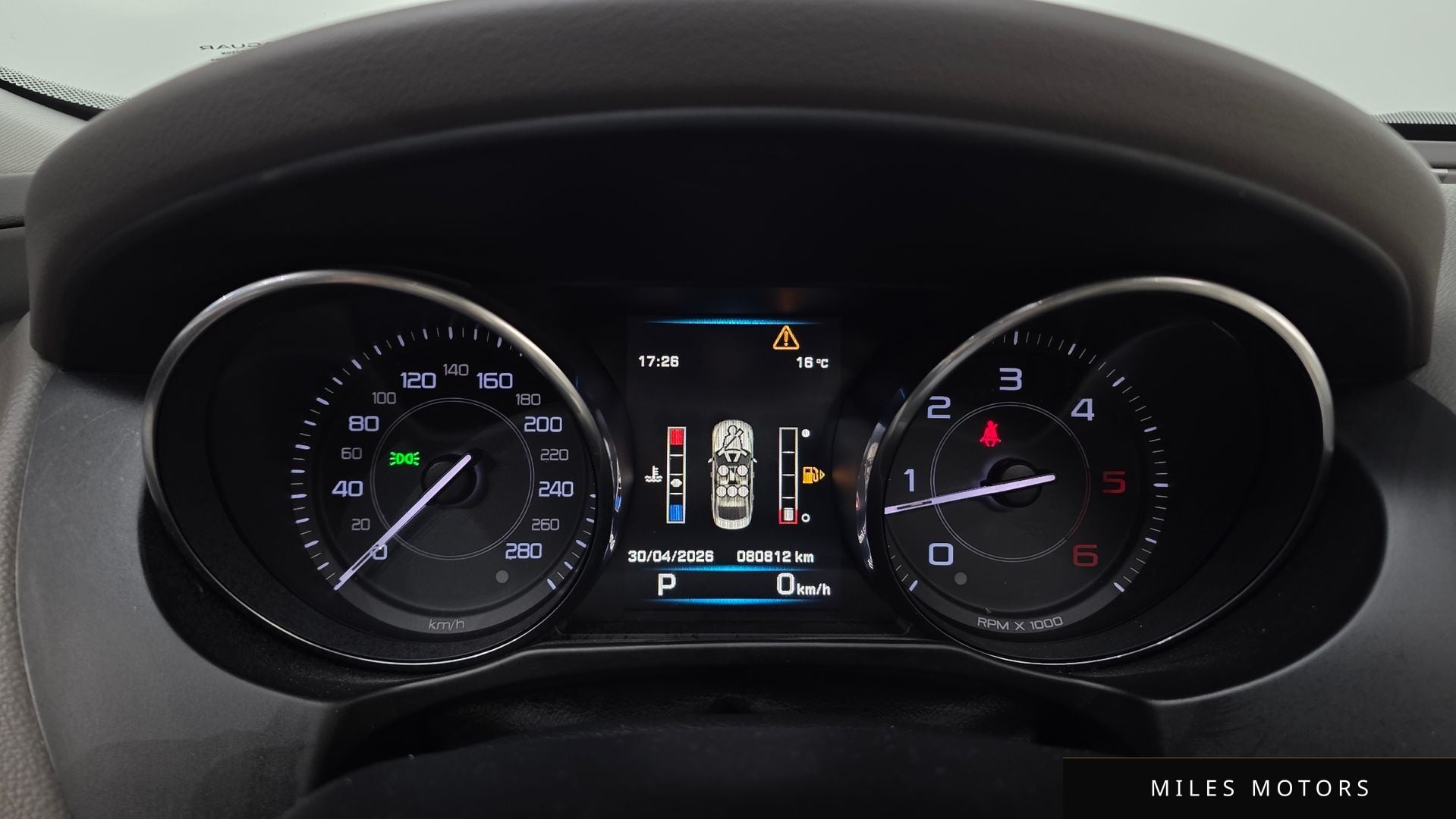Jaguar XE 2016 — миниатюра 8