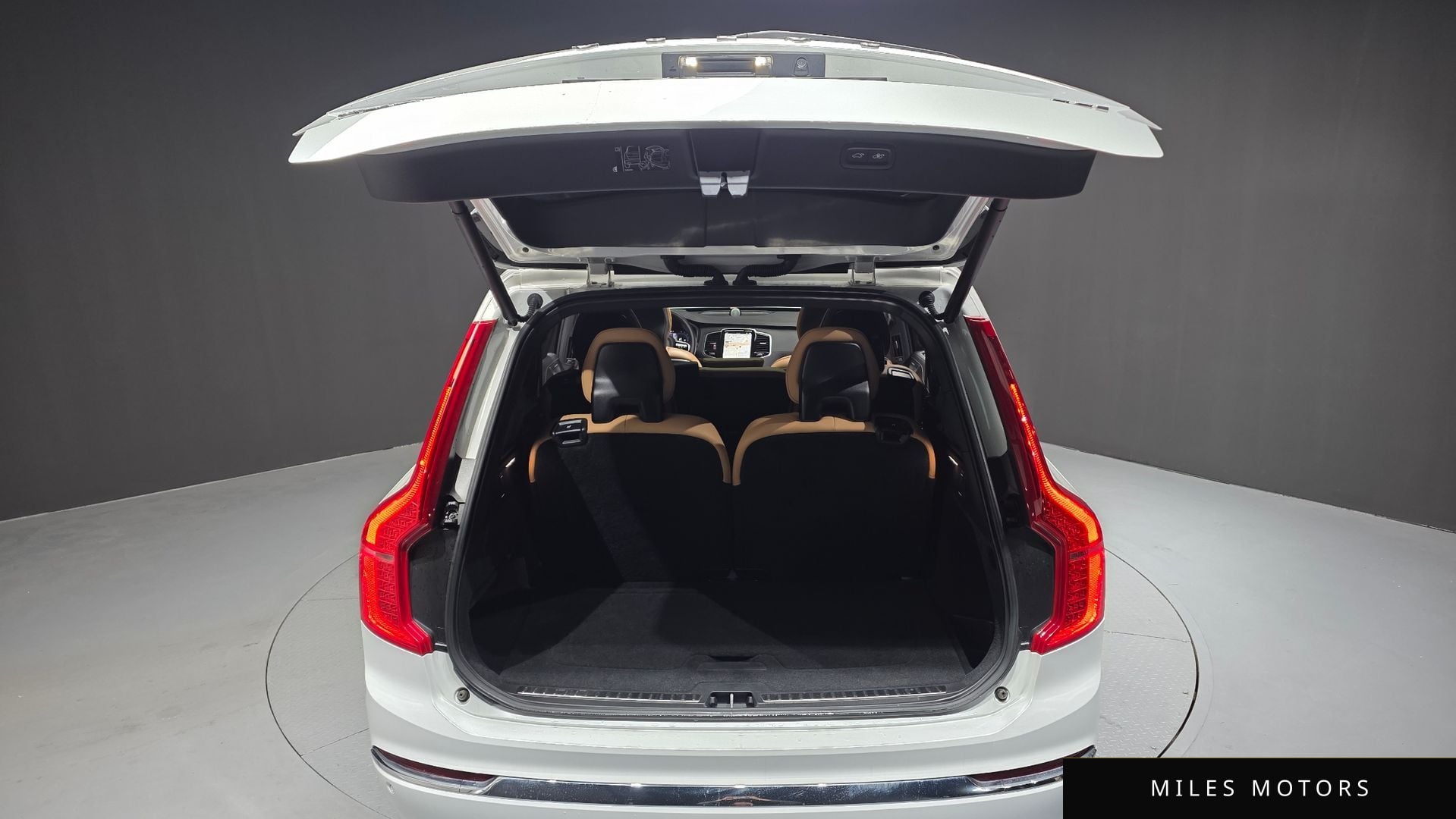 Volvo XC90 2023 — миниатюра 18