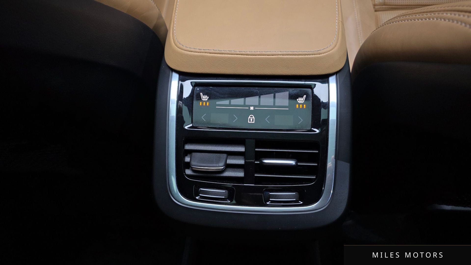 Volvo XC90 2023 — миниатюра 19