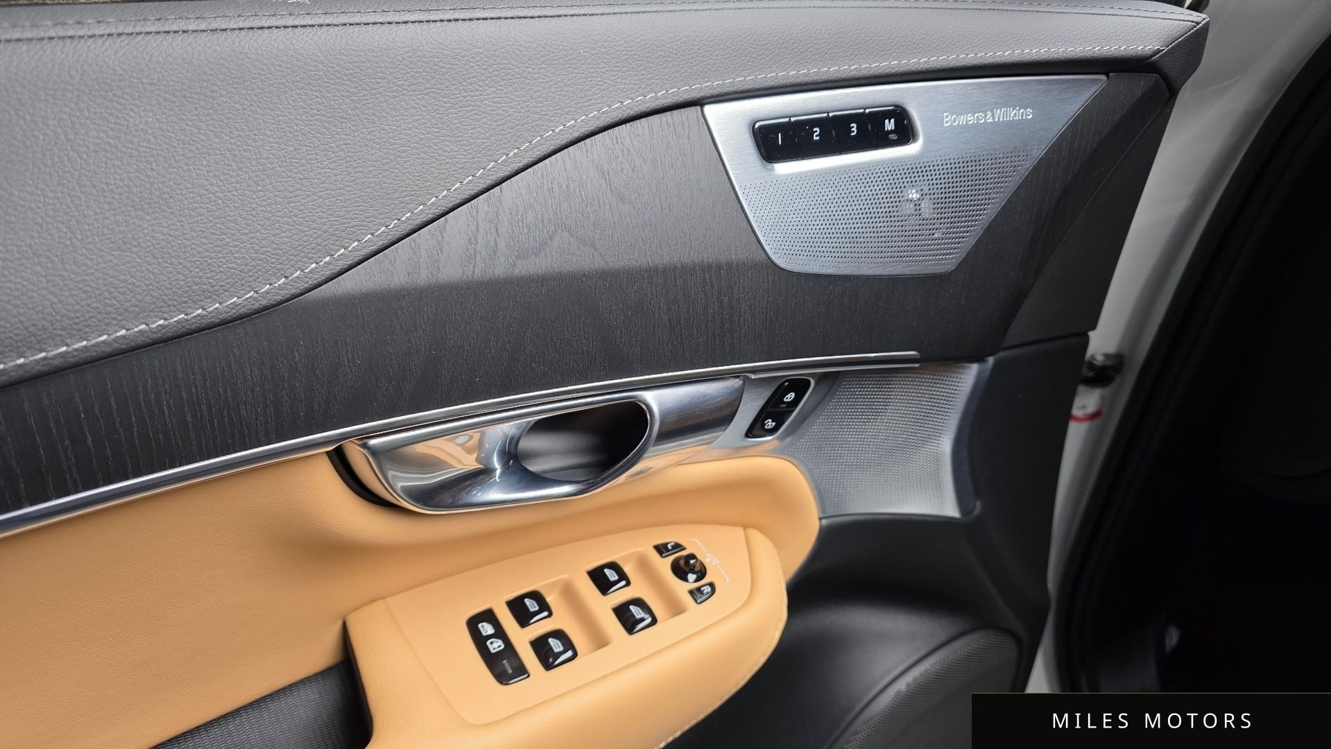 Volvo XC90 2023 — миниатюра 20