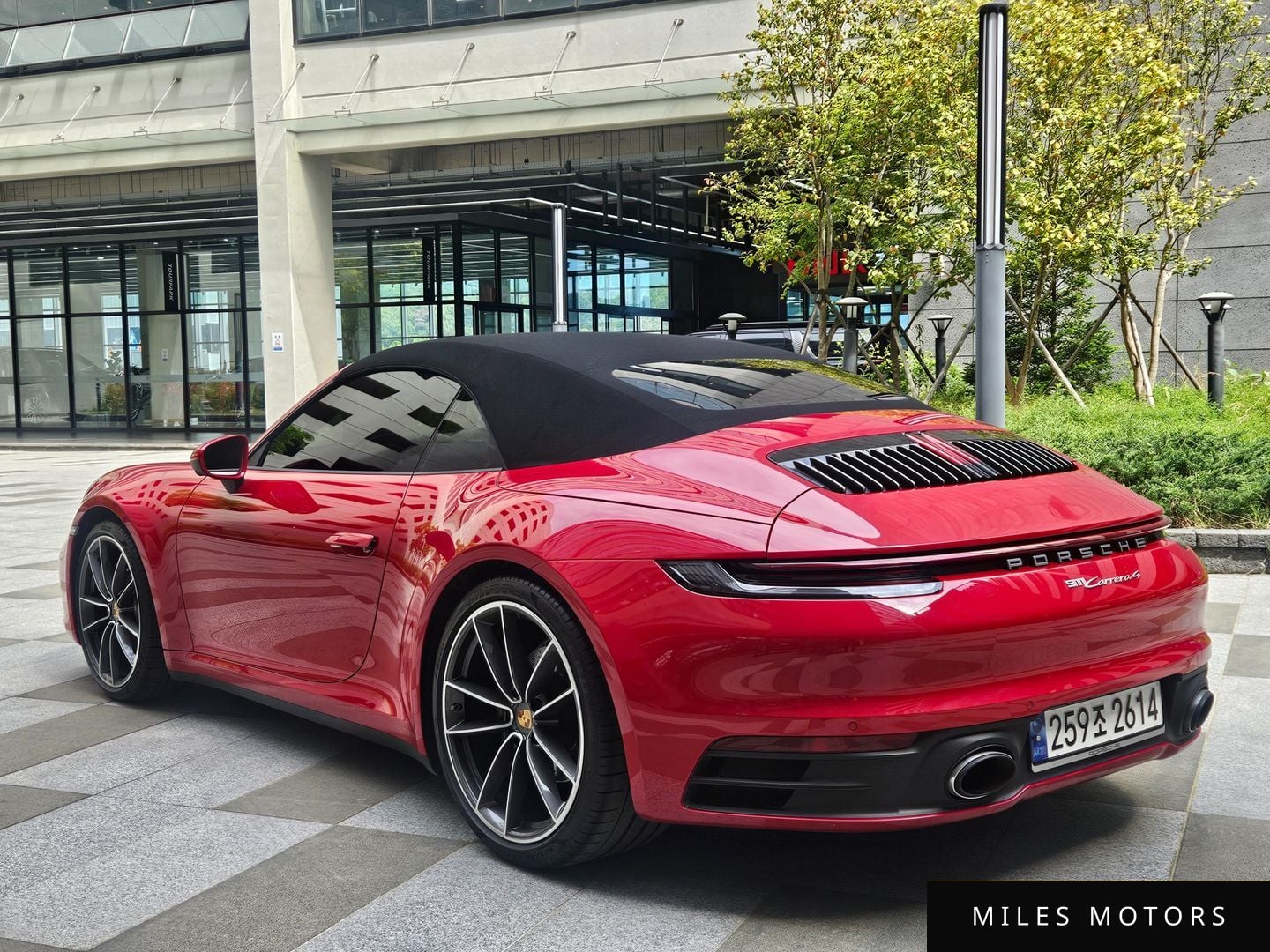 Porsche 911 (992) 2023 — миниатюра 2