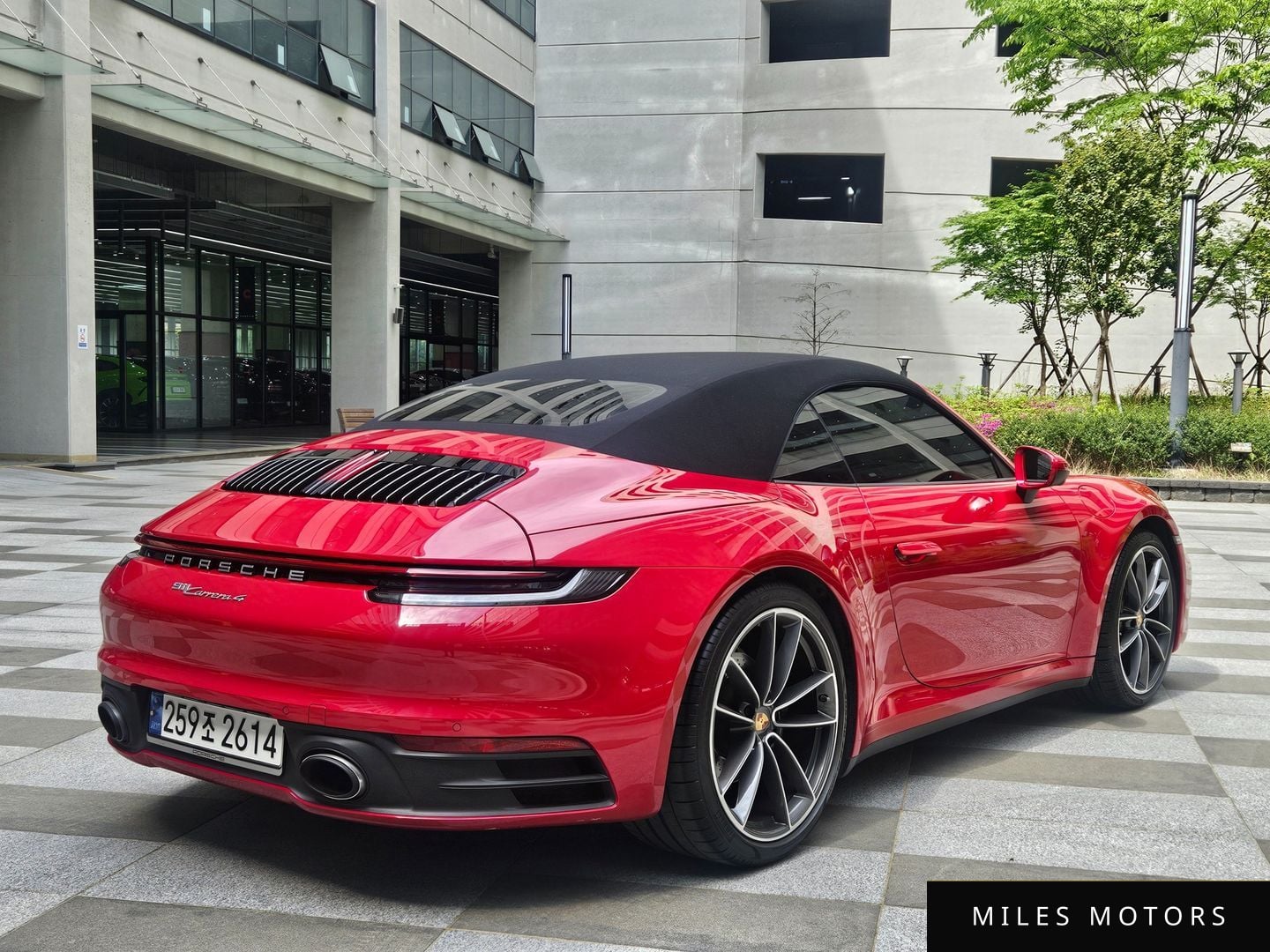 Porsche 911 (992) 2023 — миниатюра 4