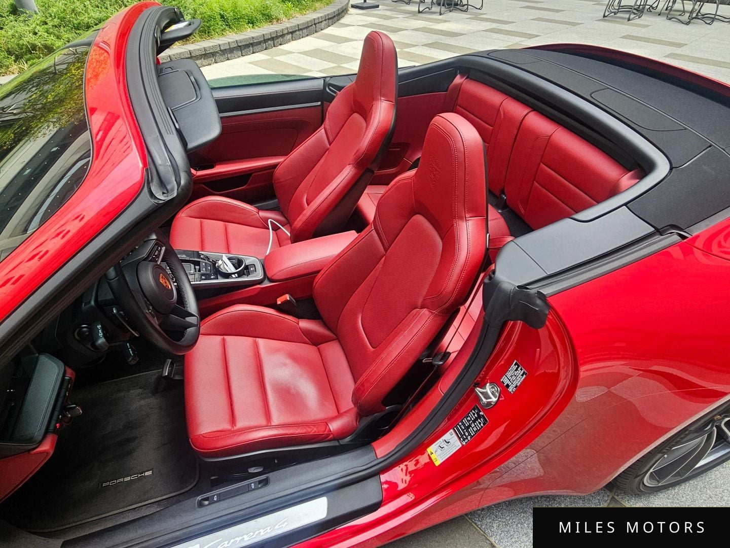 Porsche 911 (992) 2023 — миниатюра 10