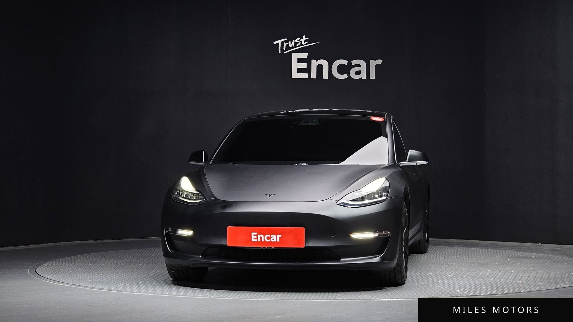 Tesla Model 3 2020 — миниатюра 3