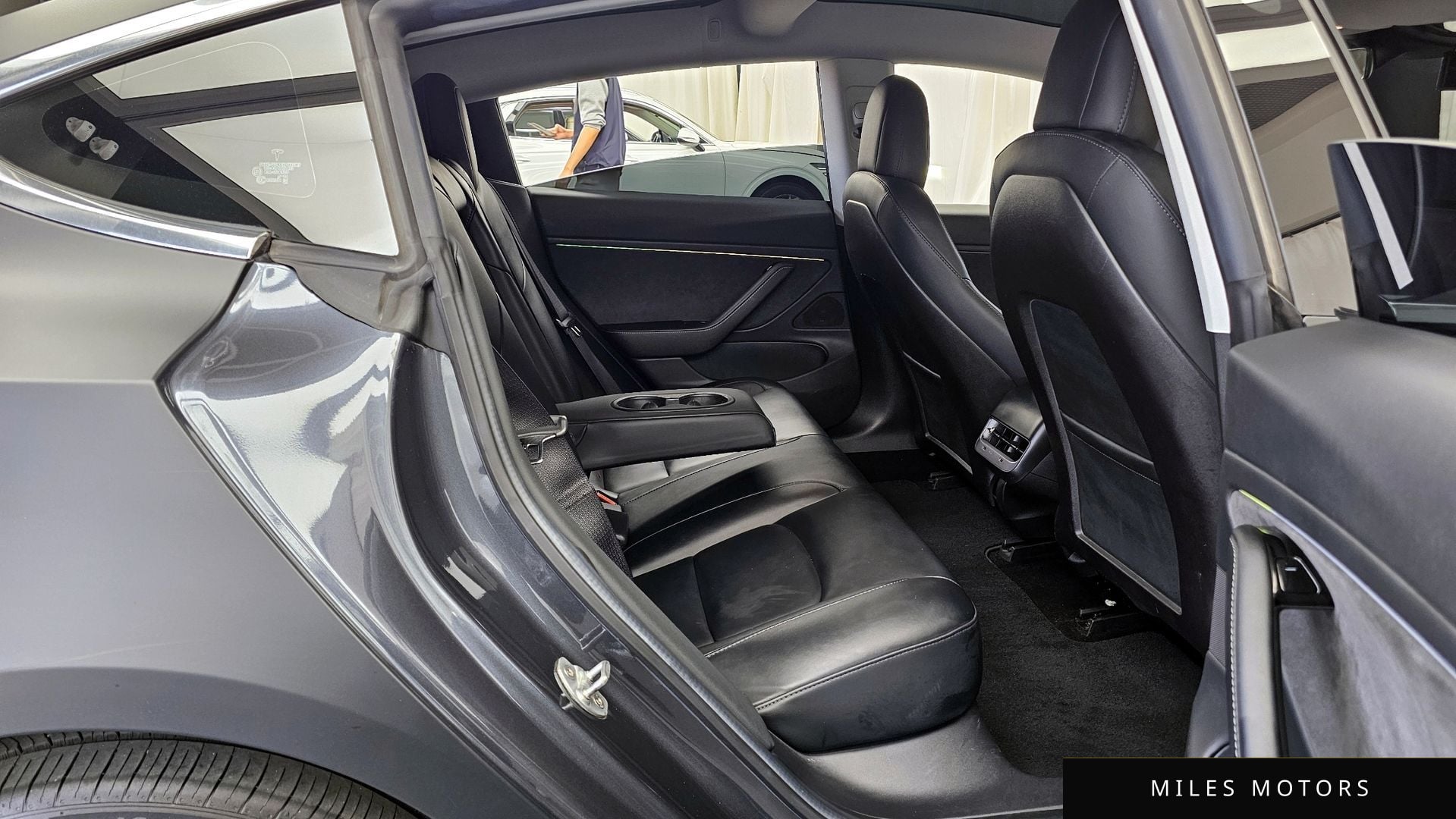 Tesla Model 3 2020 — миниатюра 12