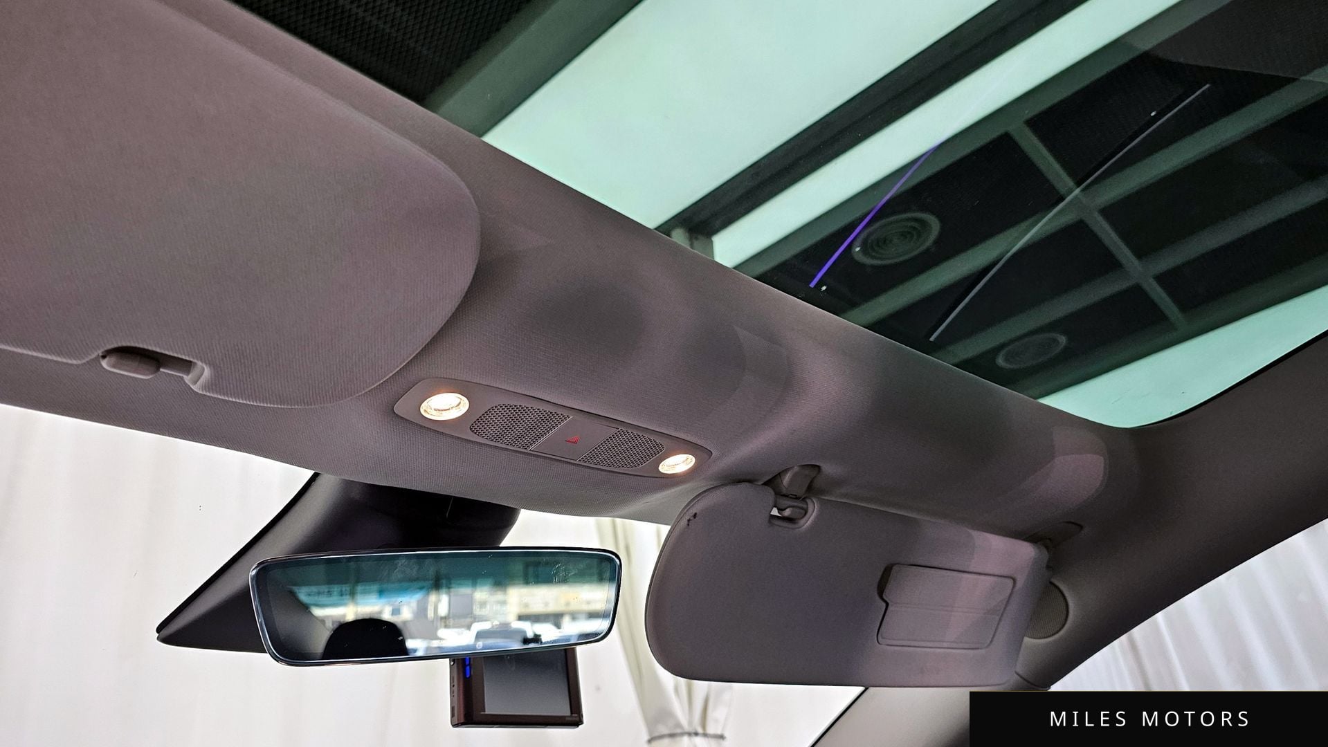 Tesla Model 3 2020 — миниатюра 16