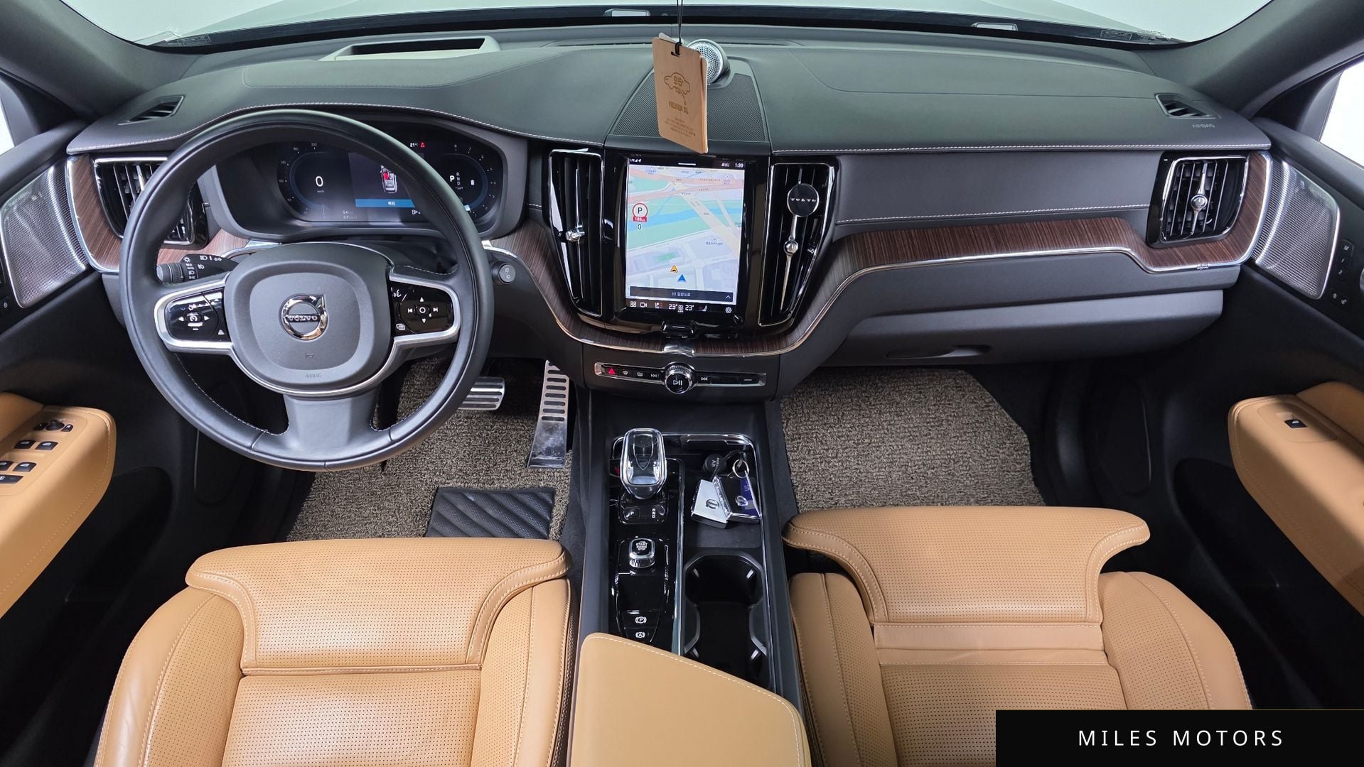 Volvo XC60 2022 — миниатюра 10