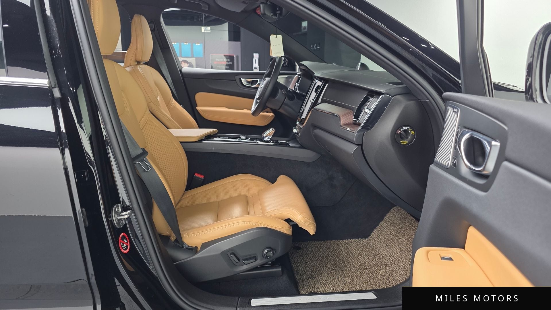 Volvo XC60 2022 — миниатюра 17