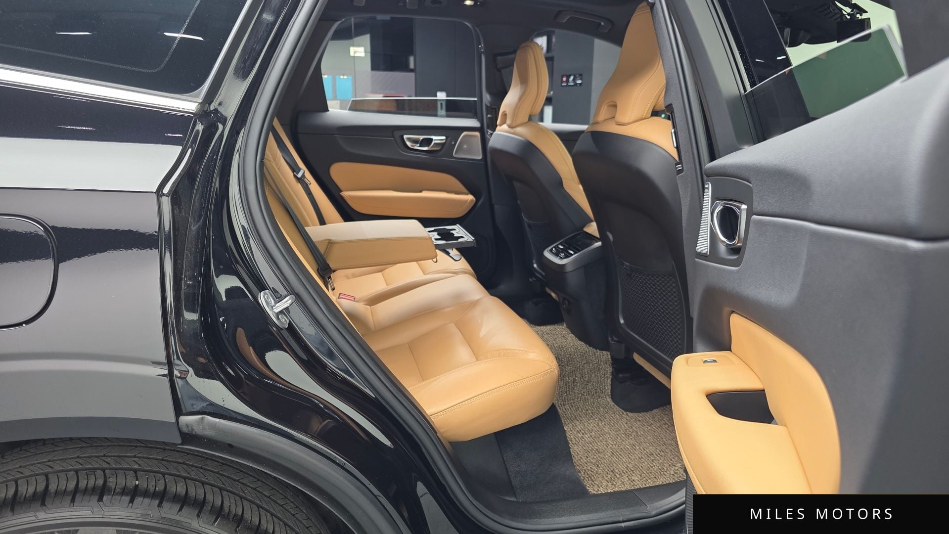Volvo XC60 2022 — миниатюра 18