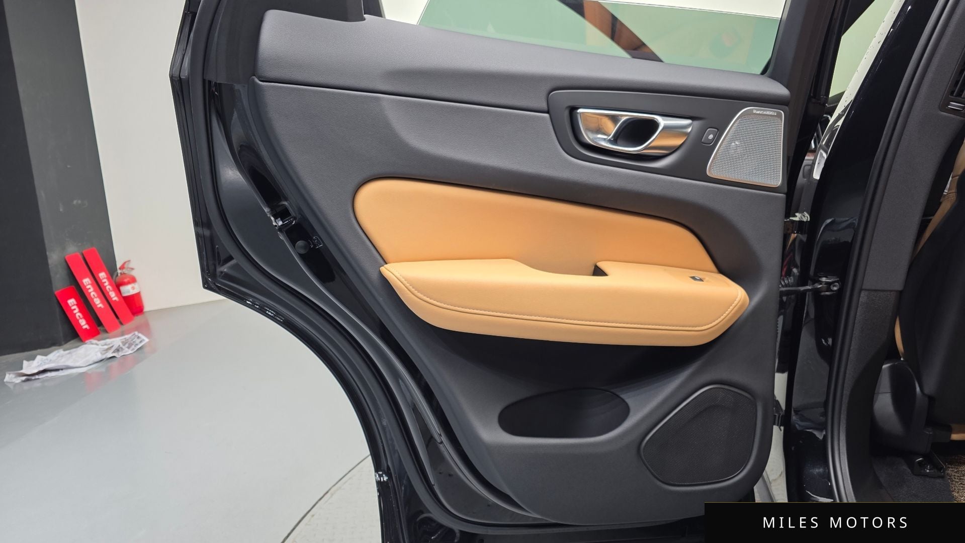Volvo XC60 2022 — миниатюра 15