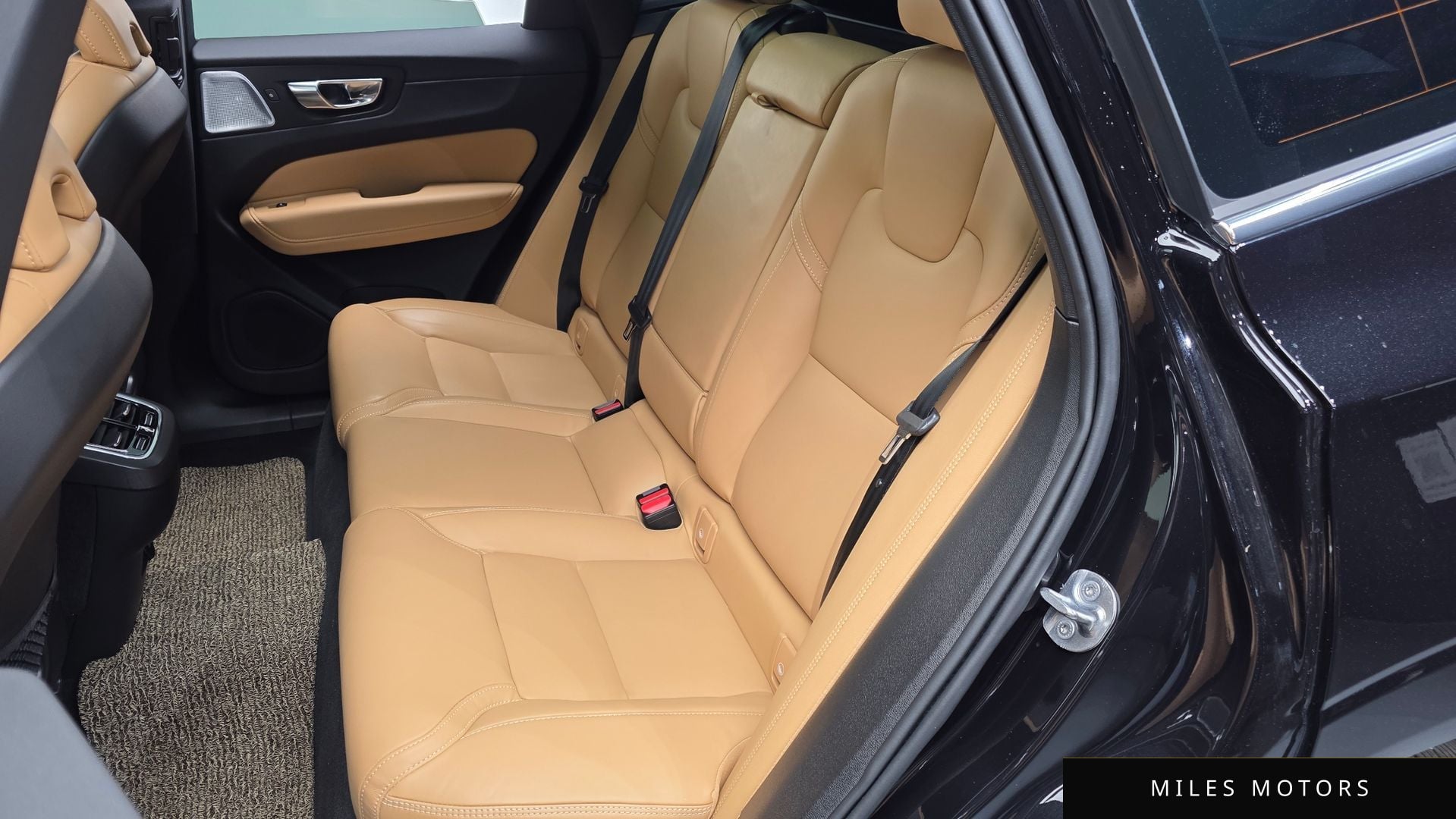 Volvo XC60 2022 — миниатюра 16